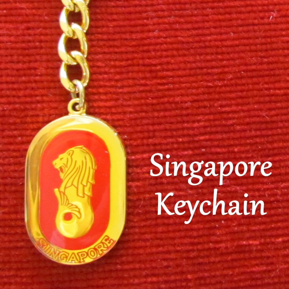 SINGAPORE KEYCHAIN, GOLDEN RED METAL with SPECIAL CLIP & CHAIN, KEY RING, NWOT